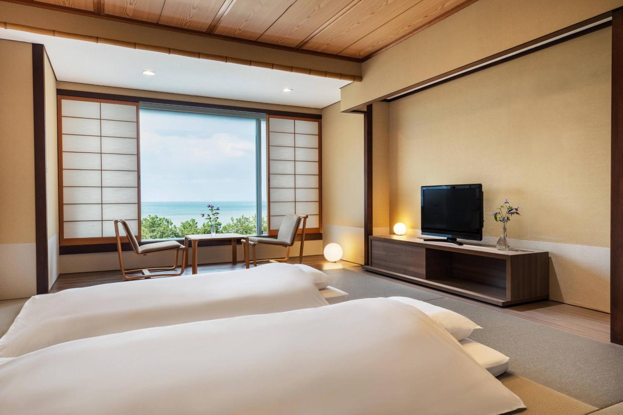 Lake Biwa Marriott Hotel Moriyama Bagian luar foto