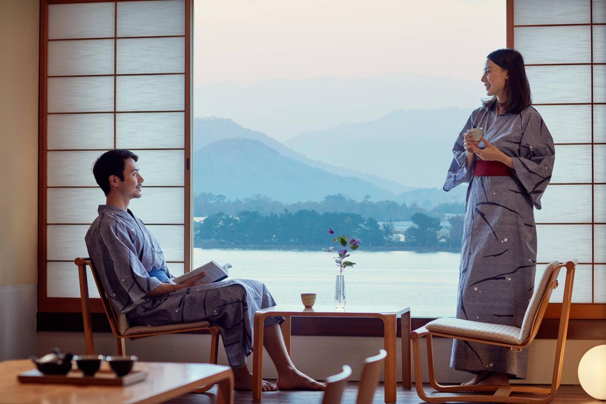 Lake Biwa Marriott Hotel Moriyama Bagian luar foto